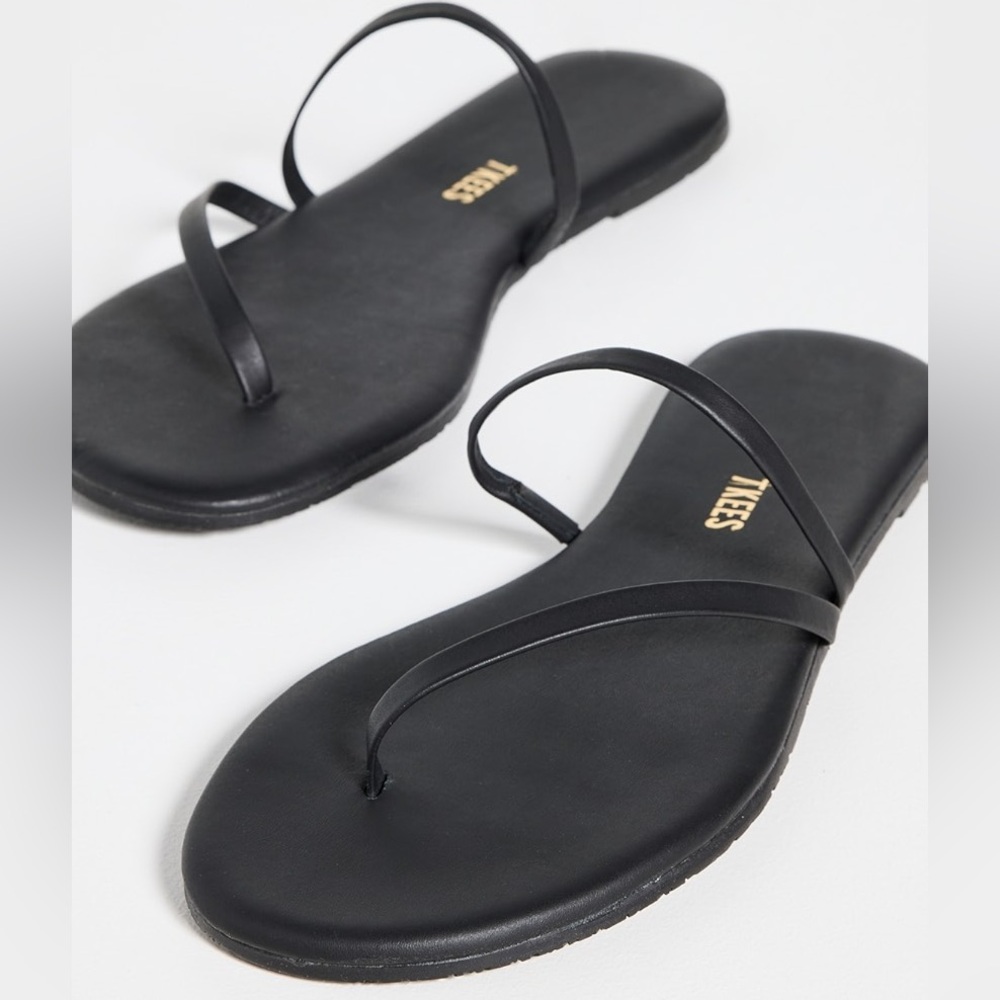 TKEES Black Sarit Sandals